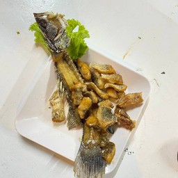 ปลากระพงทอดน้ำปลา(ชิ้น)