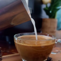 ลาเต้ร้อน