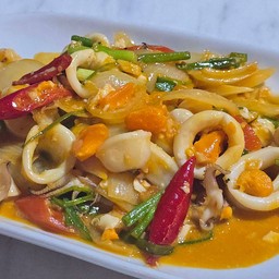 ปลาหมึกผัดไข่เค็ม (กับข้าว)