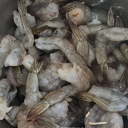 กุ้งสดหรือกุ้งสุก