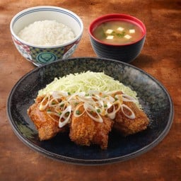 ชุดไก่ทอดยูรินจิ เสิร์ฟพร้อมข้าวญี่ปุ่นและซุปมิโซะ