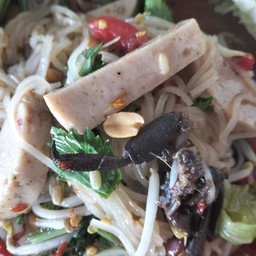 ตำเส้นเล็กหมูยอ