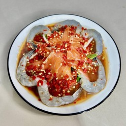 ยำปลาแซลมอนกุ้งสด