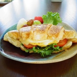 kkom cafe & Bistro คมม์ คาเฟ่ แอนด์ บิสโทร