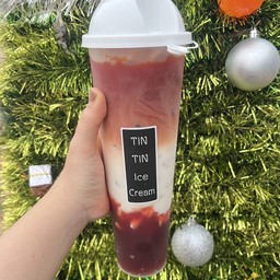 ชาไทยนมสดสตอเบอร์รี่ แก้วยีราฟ