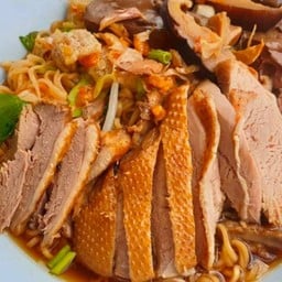 ก๋วยเตี๋ยวเป็ดพะโล้ โกชิน