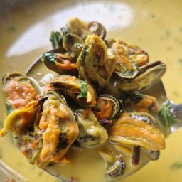 แกงคั่วหอยกับใบชะพลู