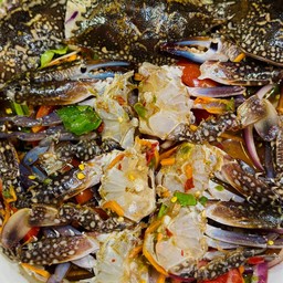 ยำปูม้าสด ปลาร้านัว จานใหญ่มาก