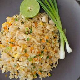 ข้าวผัดไก่(Freeนำ้ซุป)