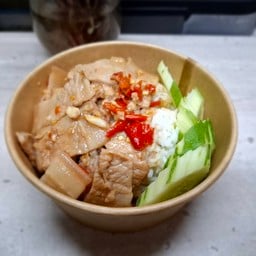 ข้าวหน้าหมูผัดกะปิ