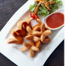 ไส้กรอกไก่หนังกรอบทอด