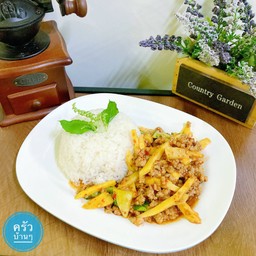 ข้าวพริกแกง(หน่อไม้)