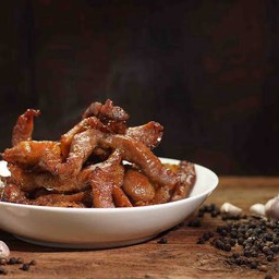 หมูแดดเดียวทอดน้ำปลา