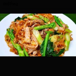 ผัดซีอิ๊วหมูนุ่ม
