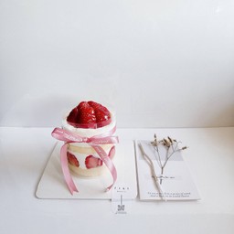 Strawberry fresh cream