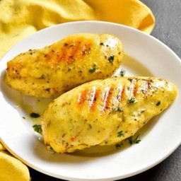 อกไก่หมักพริกสดกระเทียม
