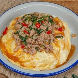 ข้าวไข่ข้น กะเพรา