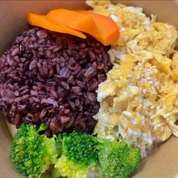 ข้าวไข่คั่ว