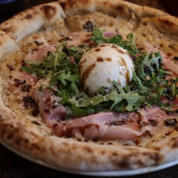 Pizza Burrata Bomb