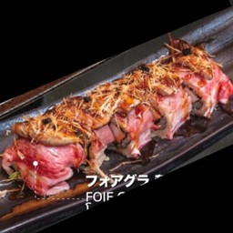 Foie gras wagyu roll