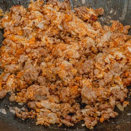 ข้าวไข่คั่วหมูสับกระเทียมพริกไทย