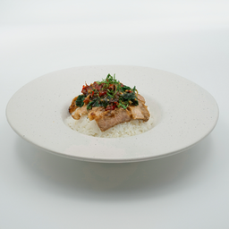 กะเพราคอหมูย่างราดข้าว