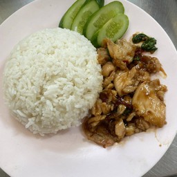 ขัาวผัดกะเพราไก่เด้ง