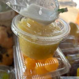 ขนมหวานเต้าส่วน+กะทิสด