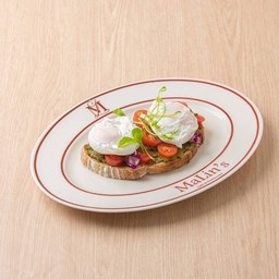 ขนมปังหน้าอโวคาโดมะเขือเทศและไข่เบเนดิกท์