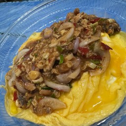 ข้าวไข่ข้น ยำปลากระป๋อง