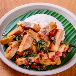 ข้าวกะเพราหมูยออุบลแท้