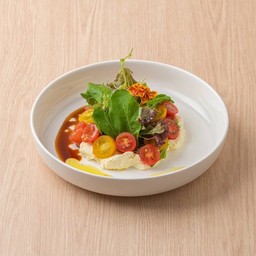 สลัดมะเขือเทศครีมชีส