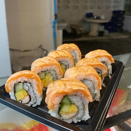 ชุดแซลมอนโรล-เบิร์น 8 ชิ้น Salmon Aburi Roll Set 8 pcs.