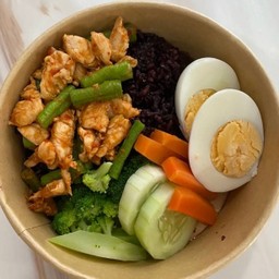 ข้าวพริกแกงอกไก่