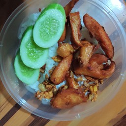 ข้าวไก่ทอดกระเทียม  แช่บนัว