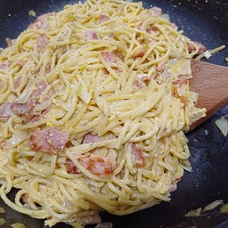 สปาเก็ตตี้ คาโบนาร่า เบค่อน