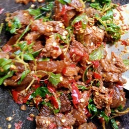 ข้าวกะเพราเนื้อตุ๋น
