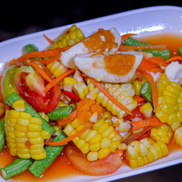 ตำข้าวโพดไข่เค็ม/Corn salad with salted egg