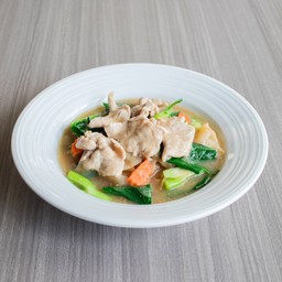 ราดหน้าหมู