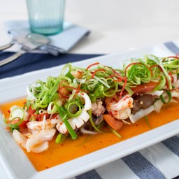 ยำรวมมิตรทะเล