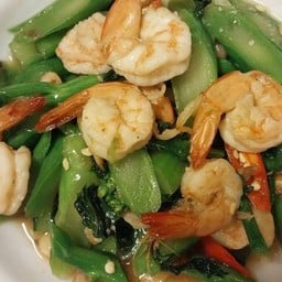 คะน้ารวมมิตร(กับข้าว)หมูกุ้งปลาหมึก