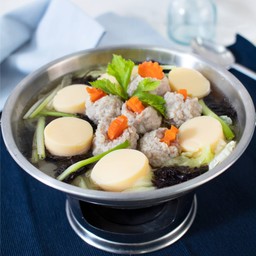 ต้มจืดเต้าหู้หมูสับสาหร่าย (กับข้าว)