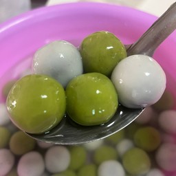 บัวลอยใส้งาดำ