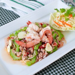ยำมะระกุ้งสด