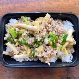 ข้าวราดเต้าหู้ทรงเครื่อง