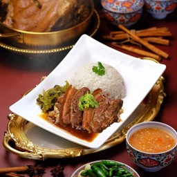 ข้าวพะโล้หมูสามชั้น