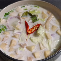 ต้มข่าไก่(กับข้าว)