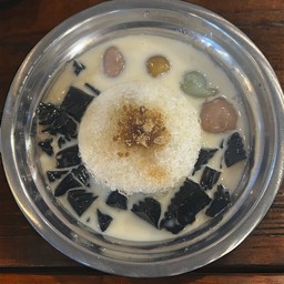 บัวลอย เฉาก๊วย นมสด