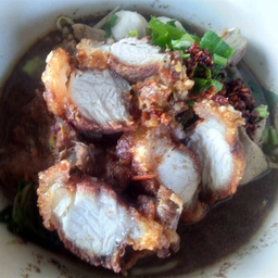 ครัวโนราห์อาหารตามสั่ง&ก๋วยเตี๋ยวเรือหนองเหม็ด