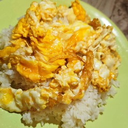 ไข่ขยี้ซอสแม็กกี้